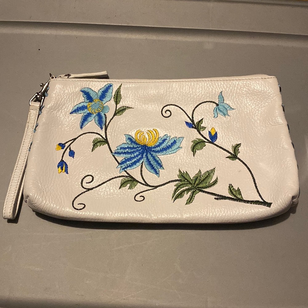sondra roberts wristlet